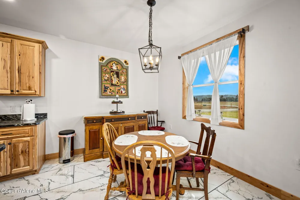 86 Nuthatch Lane Moyie Springs, ID 83845