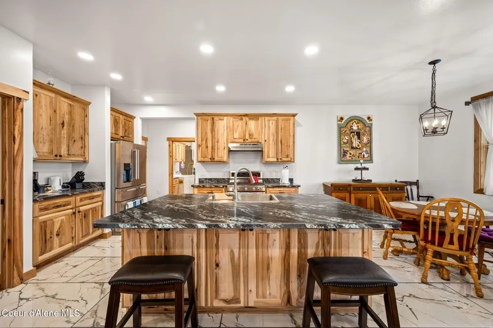 86 Nuthatch Lane Moyie Springs, ID 83845
