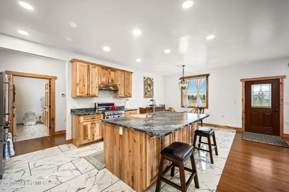 86 Nuthatch Lane Moyie Springs, ID 83845