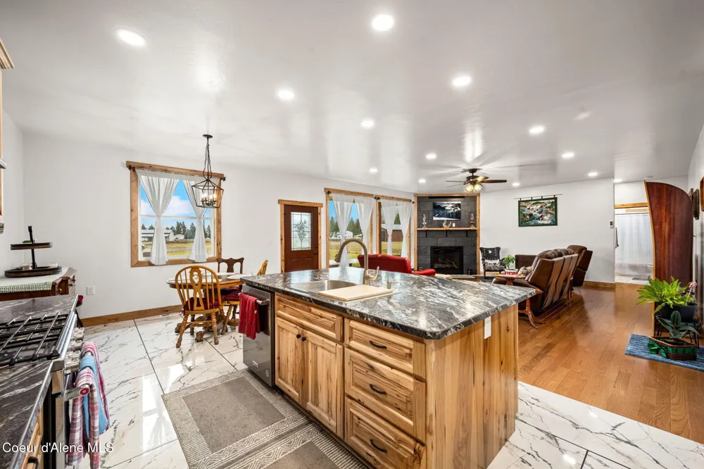 86 Nuthatch Lane Moyie Springs, ID 83845