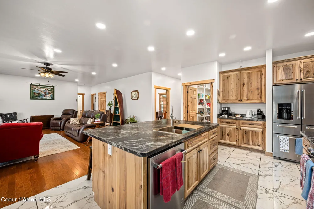 86 Nuthatch Lane Moyie Springs, ID 83845