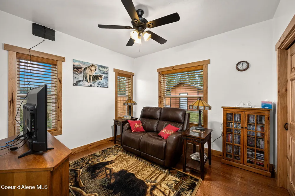86 Nuthatch Lane Moyie Springs, ID 83845