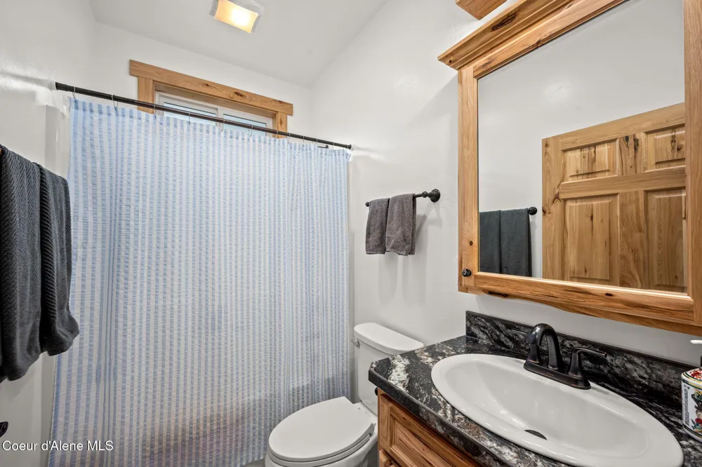 86 Nuthatch Lane Moyie Springs, ID 83845