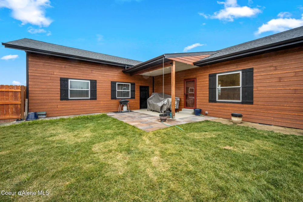 86 Nuthatch Lane Moyie Springs, ID 83845