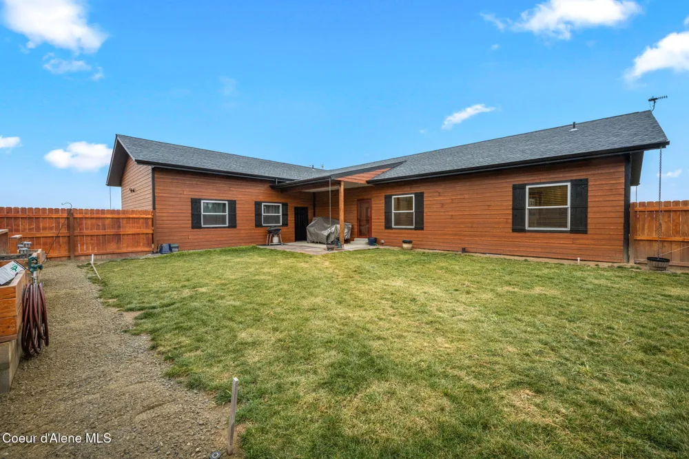 86 Nuthatch Lane Moyie Springs, ID 83845