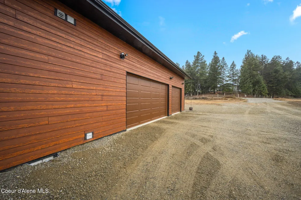 86 Nuthatch Lane Moyie Springs, ID 83845
