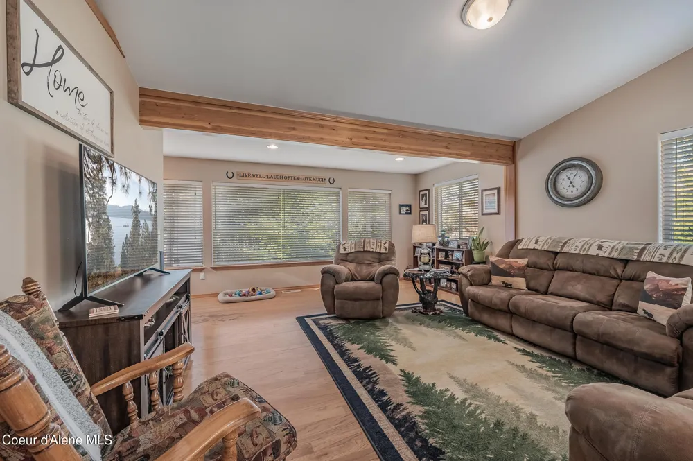251 E Park Avenue Harrison, ID 83833