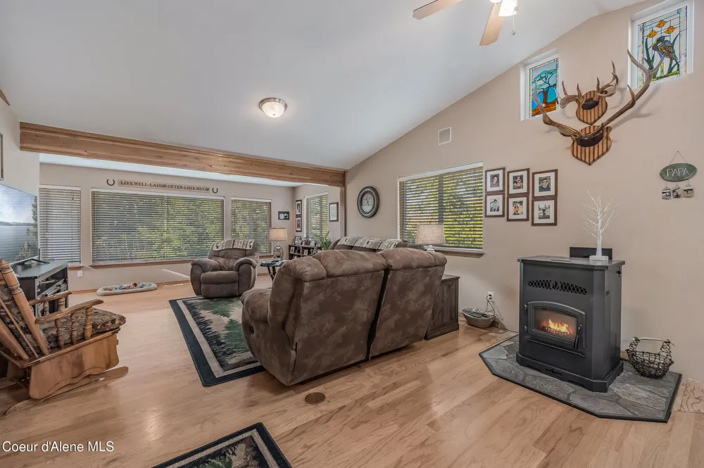 251 E Park Avenue Harrison, ID 83833