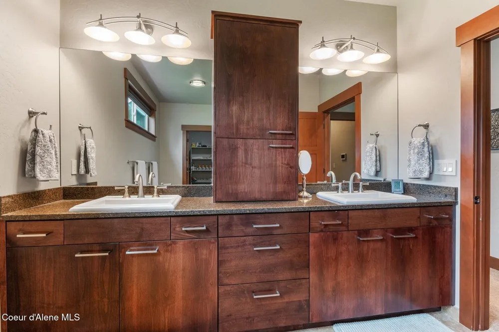 125 Crooked Ear Drive Sandpoint, ID 83864