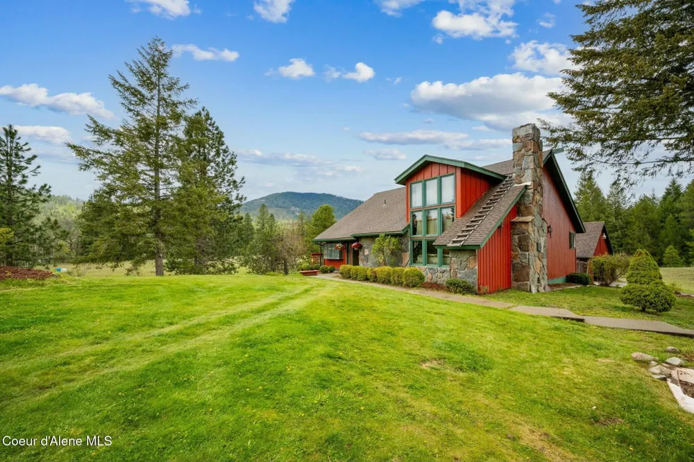 457619 S US-95 Careywood, ID 83809