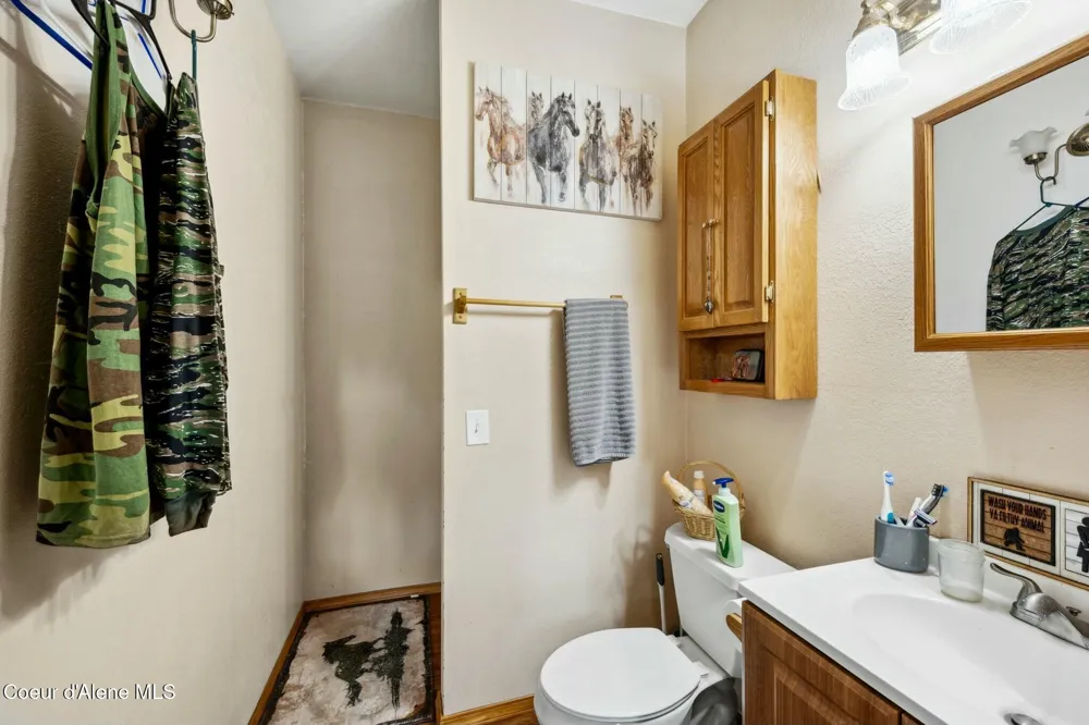 457619 S US-95 Careywood, ID 83809