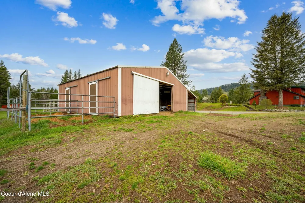 457619 S US-95 Careywood, ID 83809