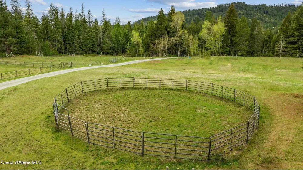 457619 S US-95 Careywood, ID 83809