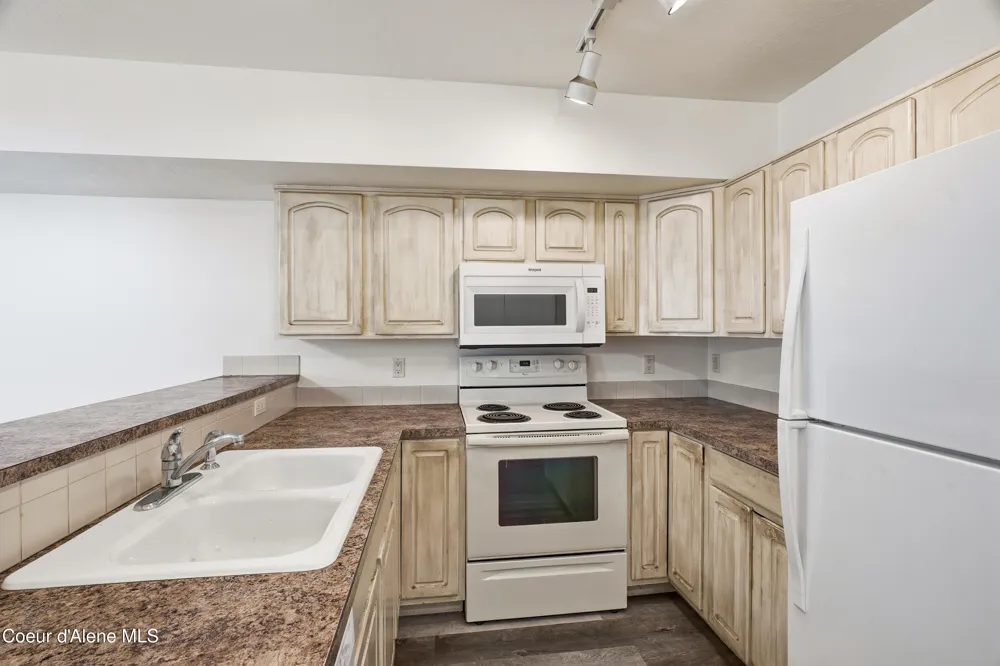 176 E Maryanna Lane Hayden, ID 83835
