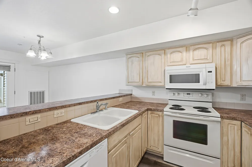 176 E Maryanna Lane Hayden, ID 83835