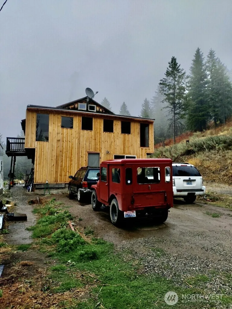 57 Slippery Hill Lane Republic, WA 99166
