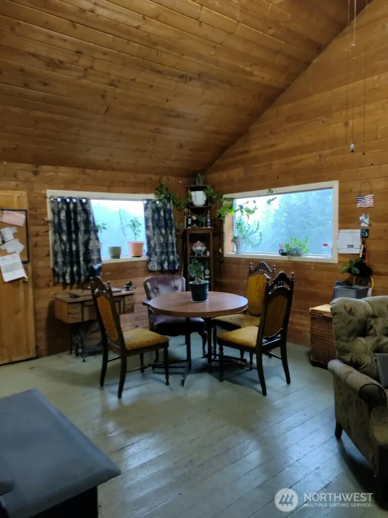 57 Slippery Hill Lane Republic, WA 99166