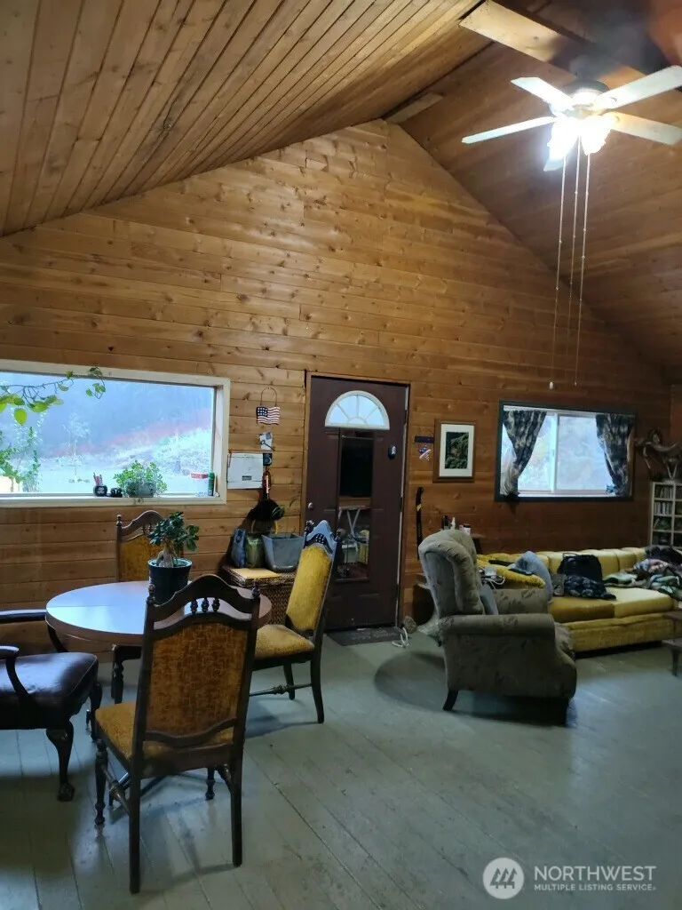 57 Slippery Hill Lane Republic, WA 99166