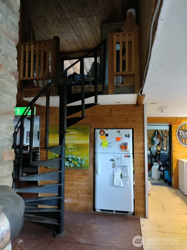 57 Slippery Hill Lane Republic, WA 99166