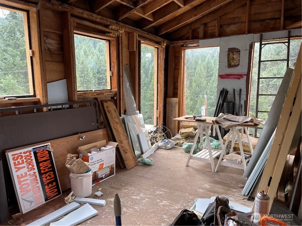 57 Slippery Hill Lane Republic, WA 99166