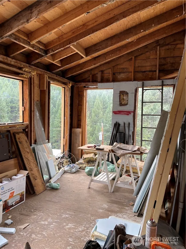 57 Slippery Hill Lane Republic, WA 99166