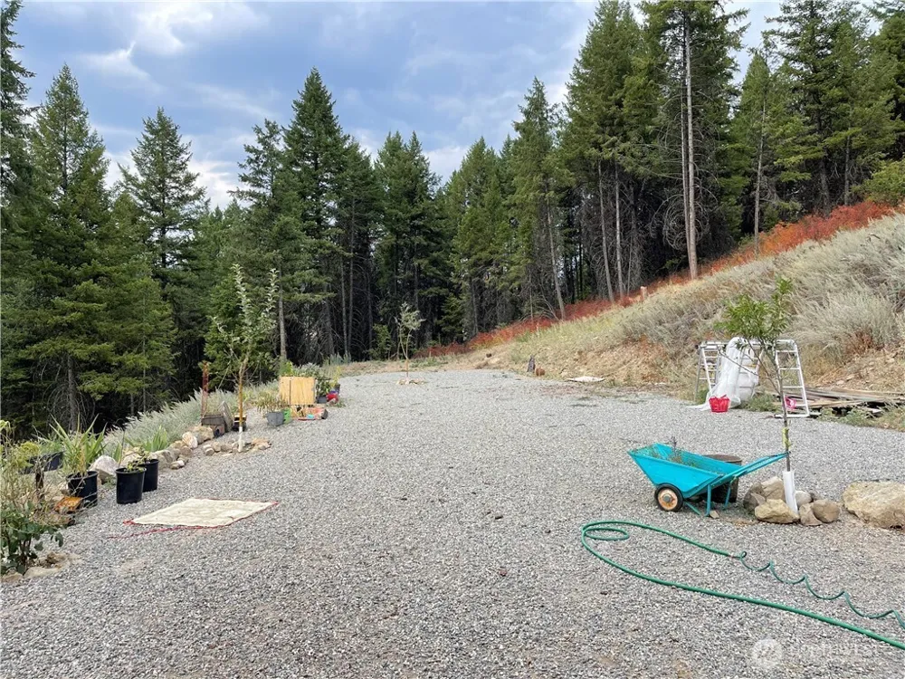 57 Slippery Hill Lane Republic, WA 99166