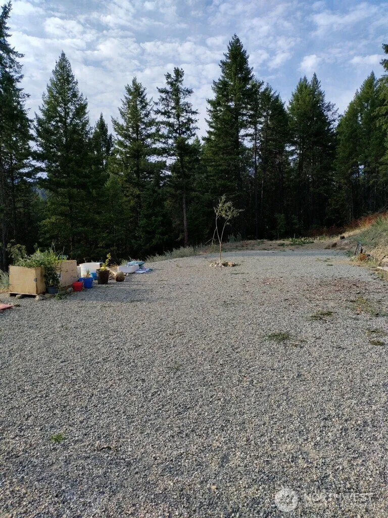 57 Slippery Hill Lane Republic, WA 99166