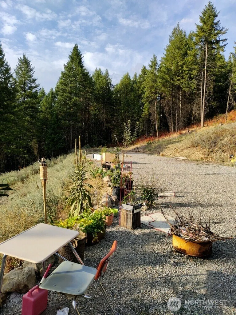 57 Slippery Hill Lane Republic, WA 99166