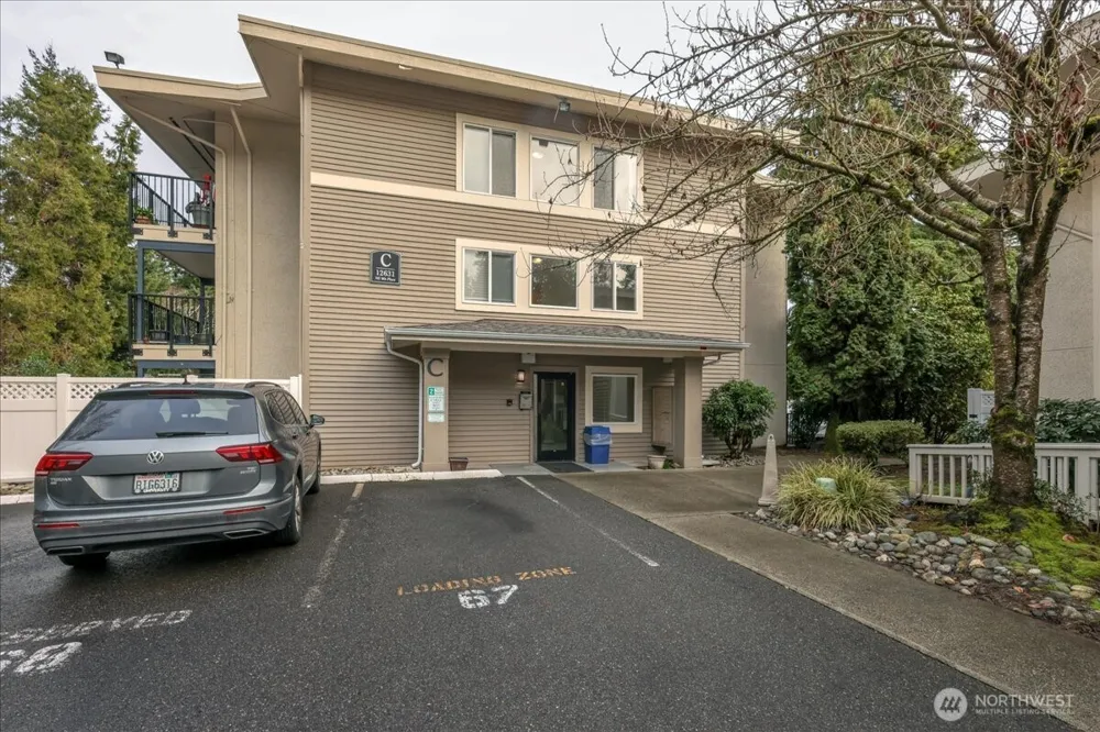 12631 NE 9th Place #C305 Bellevue, WA 98005