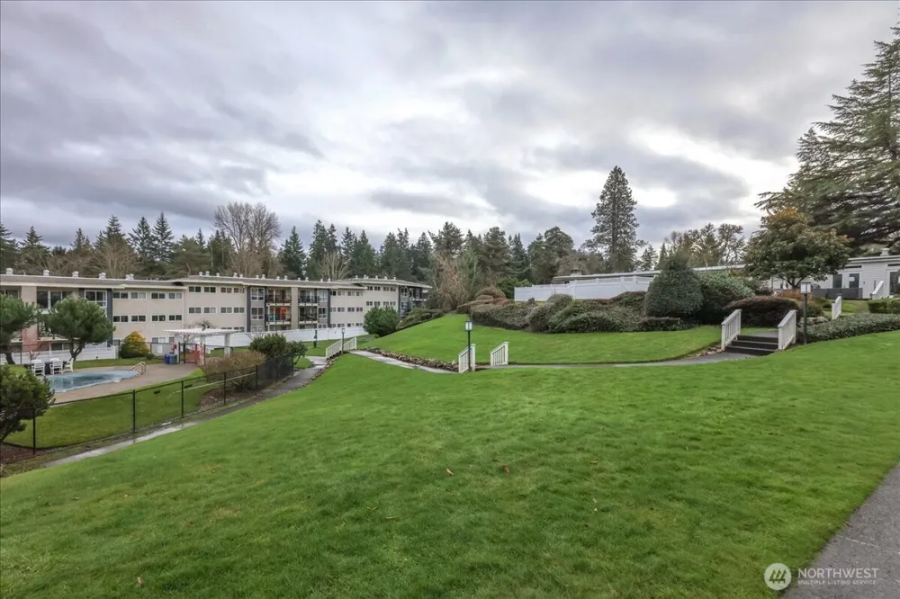 12631 NE 9th Place #C305 Bellevue, WA 98005