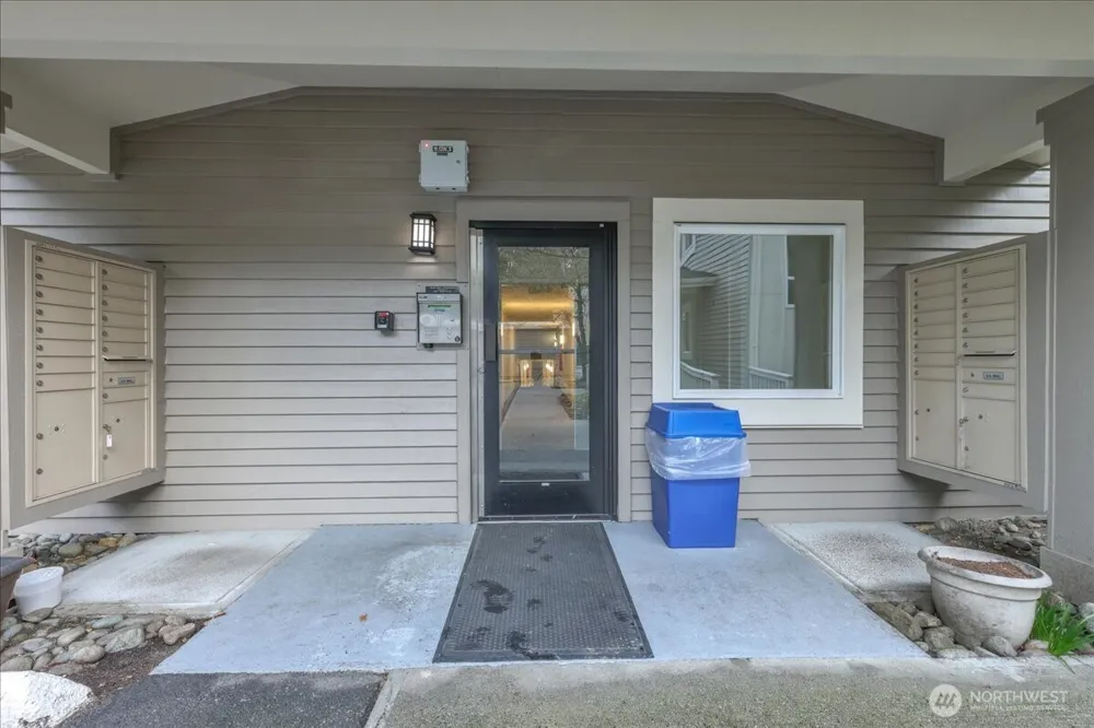 12631 NE 9th Place #C305 Bellevue, WA 98005