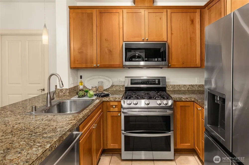 6800 132nd Place SE #E207 Newcastle, WA 98059