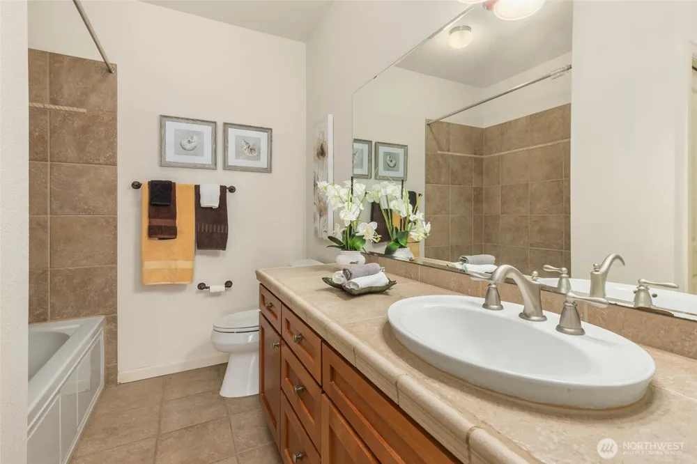6800 132nd Place SE #E207 Newcastle, WA 98059