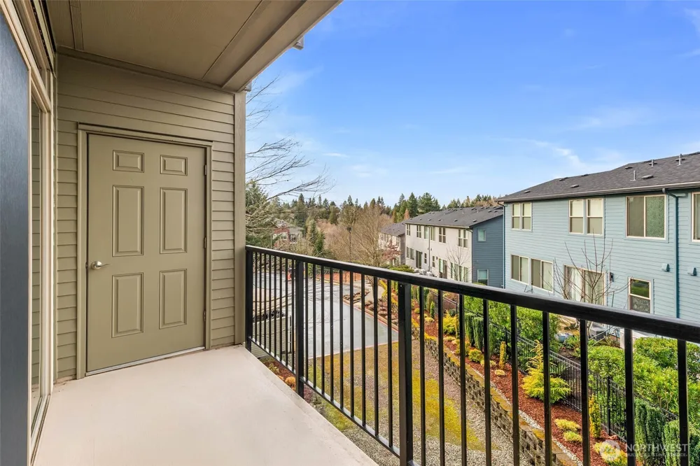 6800 132nd Place SE #E207 Newcastle, WA 98059