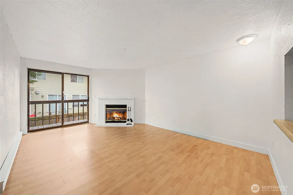 3322 I STREET #F202 Auburn, WA 98002