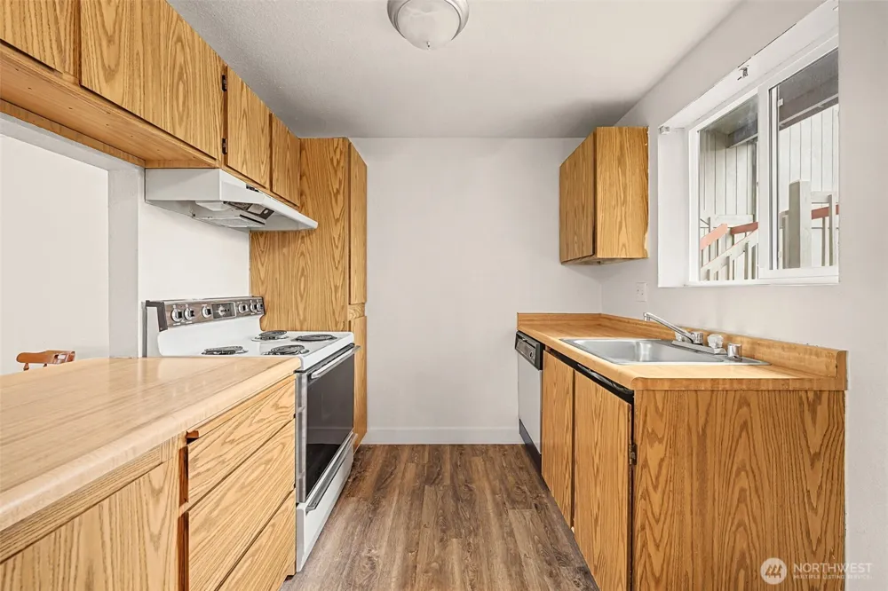 3322 I STREET #F202 Auburn, WA 98002