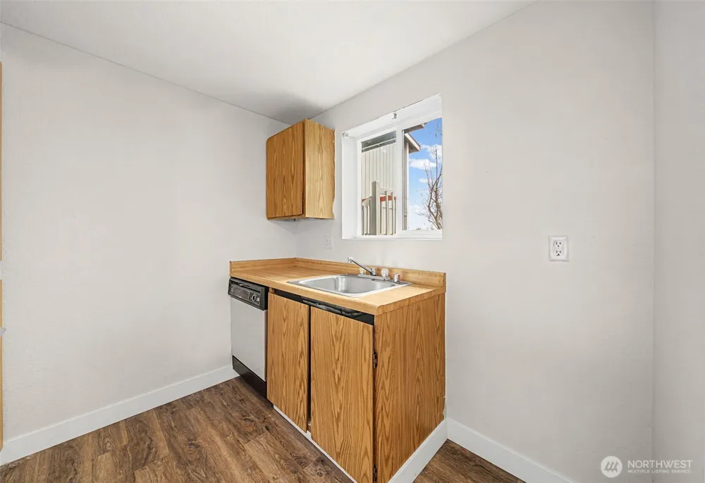 3322 I STREET #F202 Auburn, WA 98002