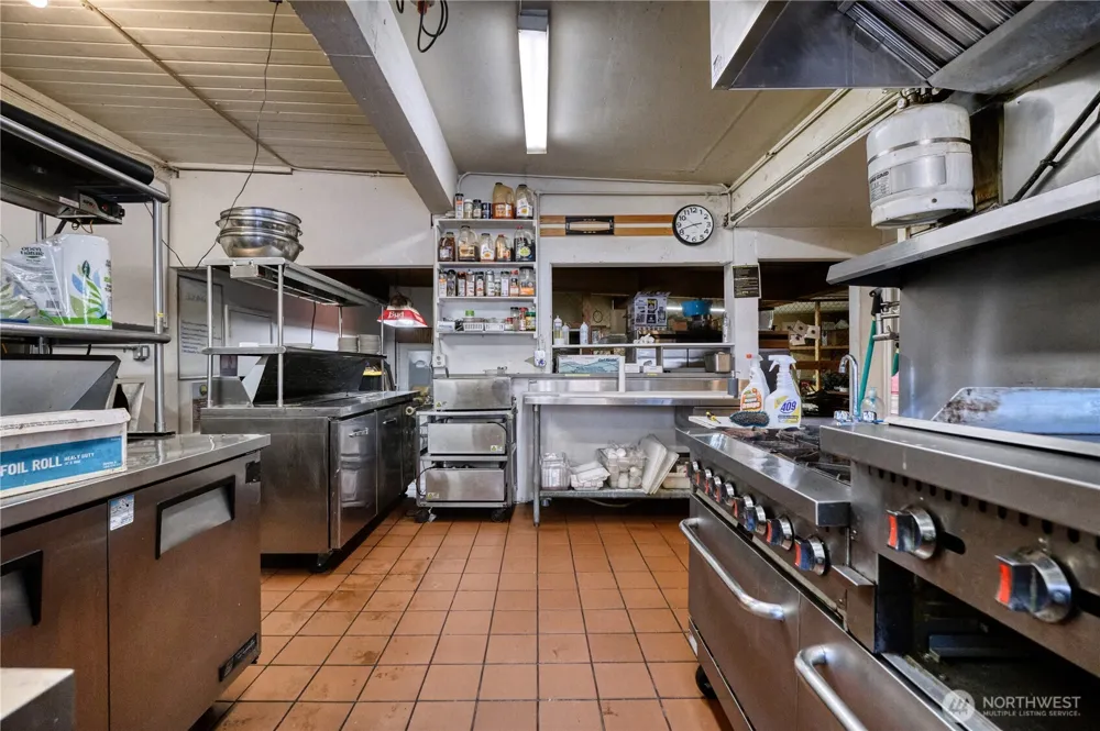 1334 Gulf Road Point Roberts, WA 98281