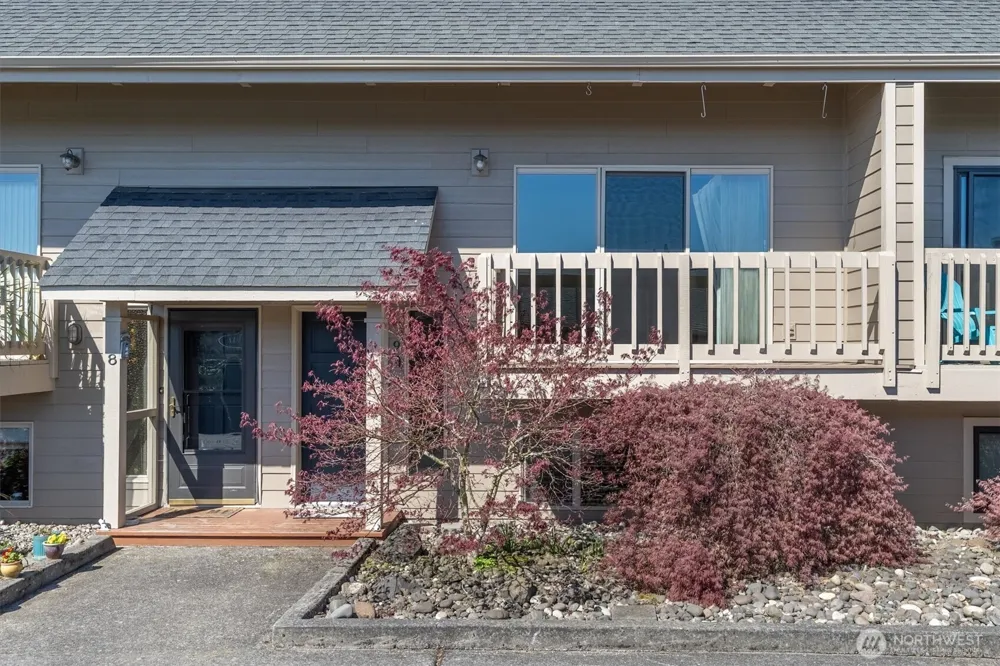 1310 River Road #9 Longview, WA 98632