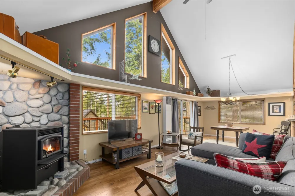 1051 Highland Loop Ronald, WA 98940