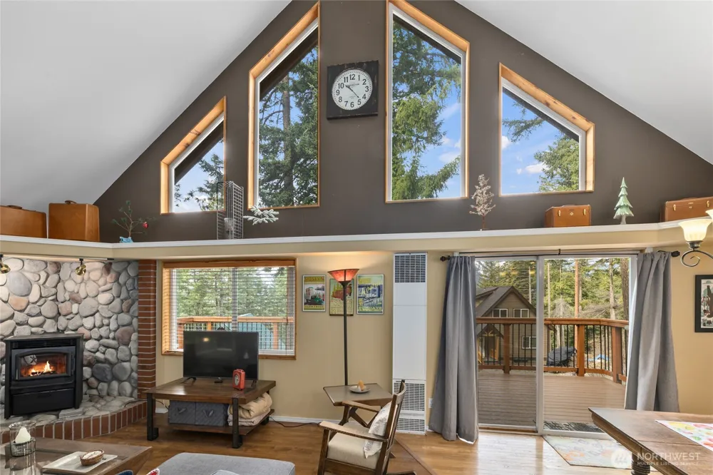 1051 Highland Loop Ronald, WA 98940