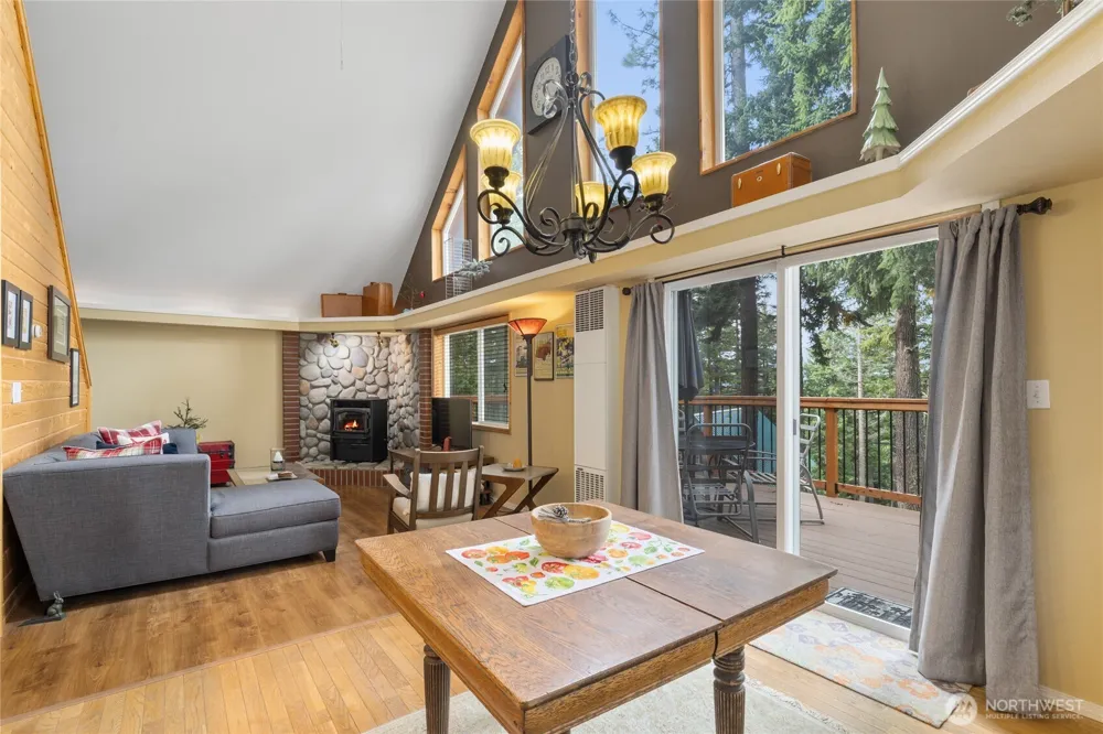 1051 Highland Loop Ronald, WA 98940