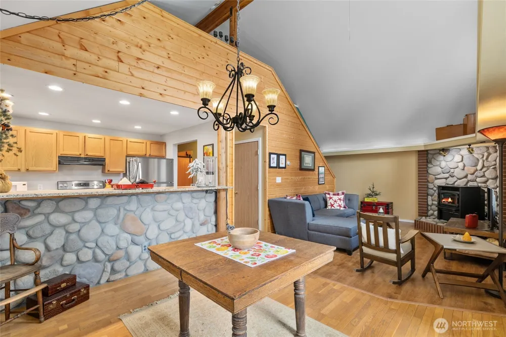 1051 Highland Loop Ronald, WA 98940