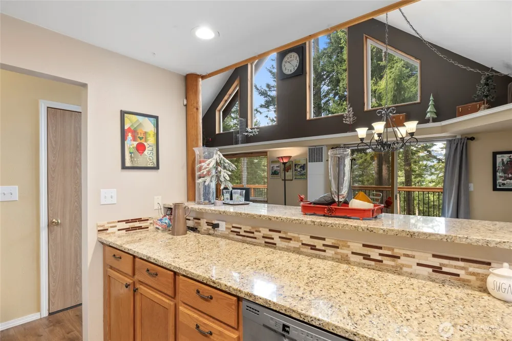 1051 Highland Loop Ronald, WA 98940