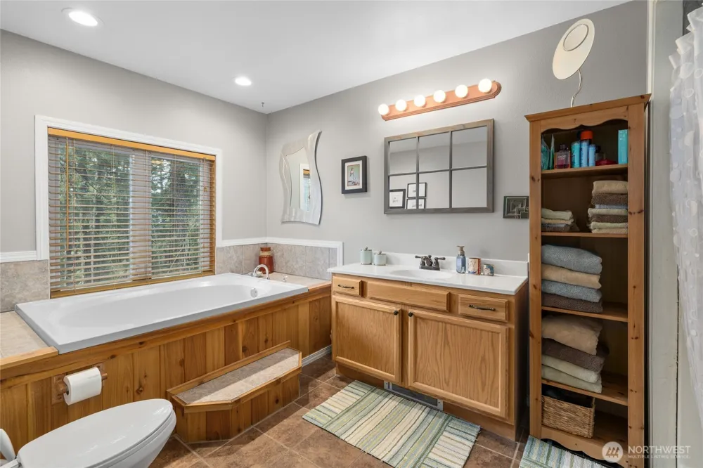 1051 Highland Loop Ronald, WA 98940