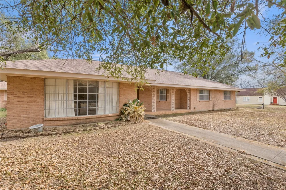 506 Maple Street Calvert, TX 77837