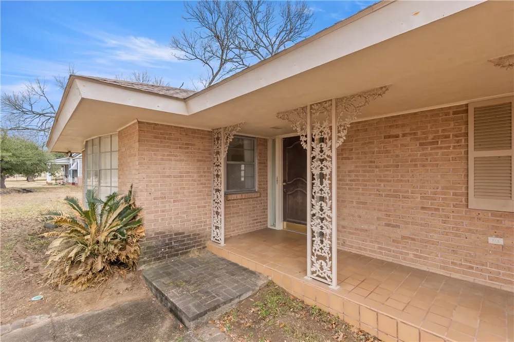 506 Maple Street Calvert, TX 77837