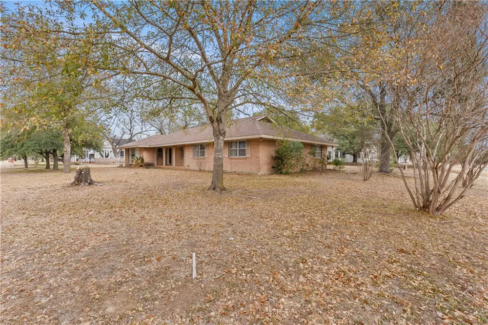 506 Maple Street Calvert, TX 77837