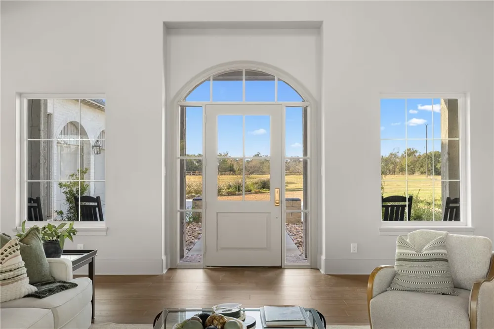 202 Blackberry Lane Washington, TX 77880