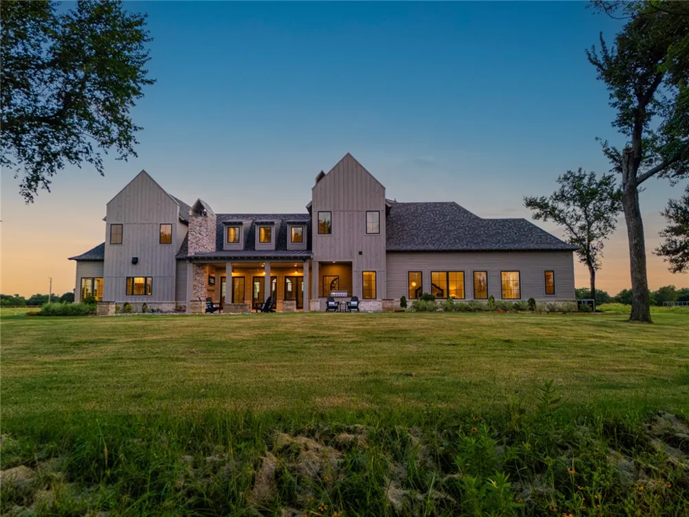 202 Blackberry Lane Washington, TX 77880